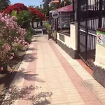 Penthouse El Mirador Los Cristianos Tenerife - Vv 펜션