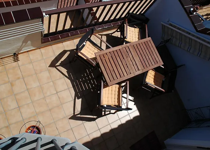 Lovely In Cristianos